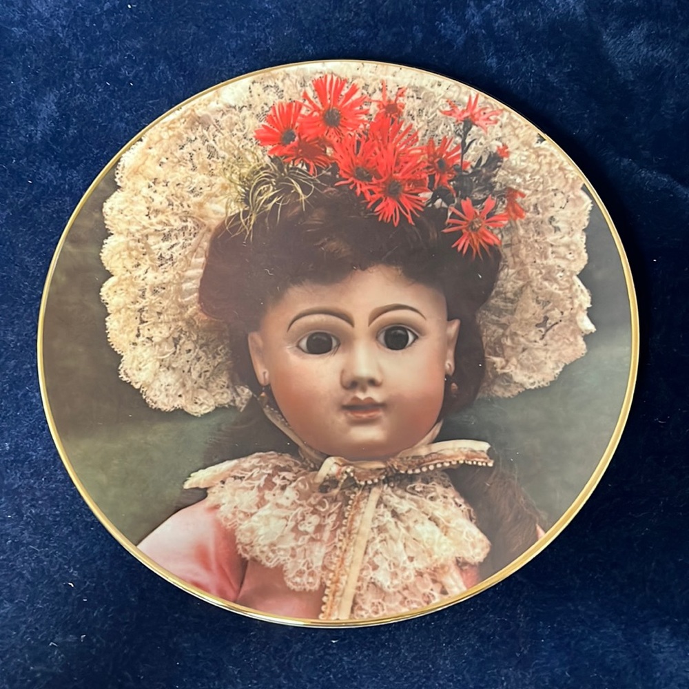 VTG Old French Dolls Plate